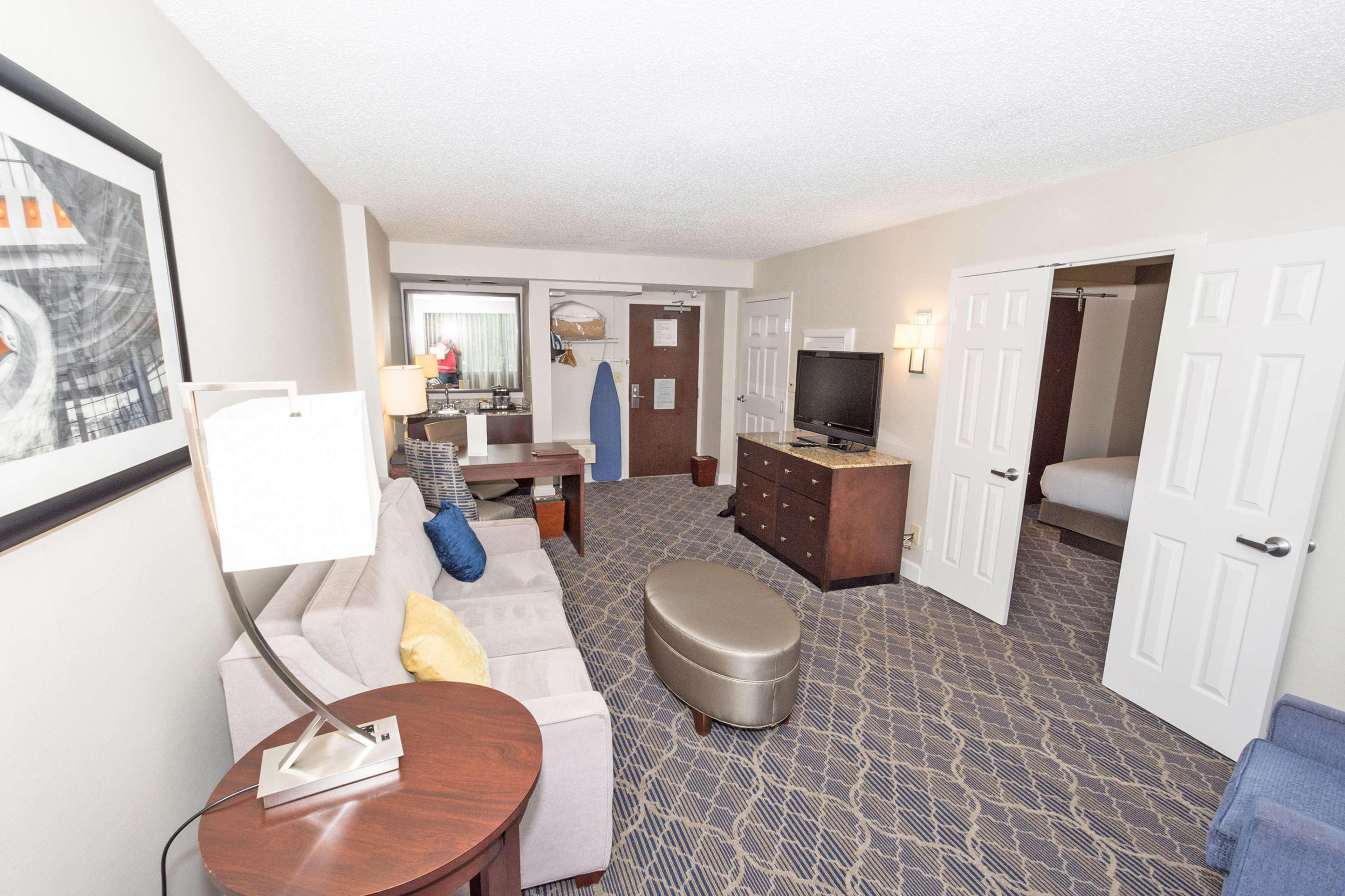 Doubletree Suites By Hilton At The Battery Atlanta Smyrna Eksteriør billede