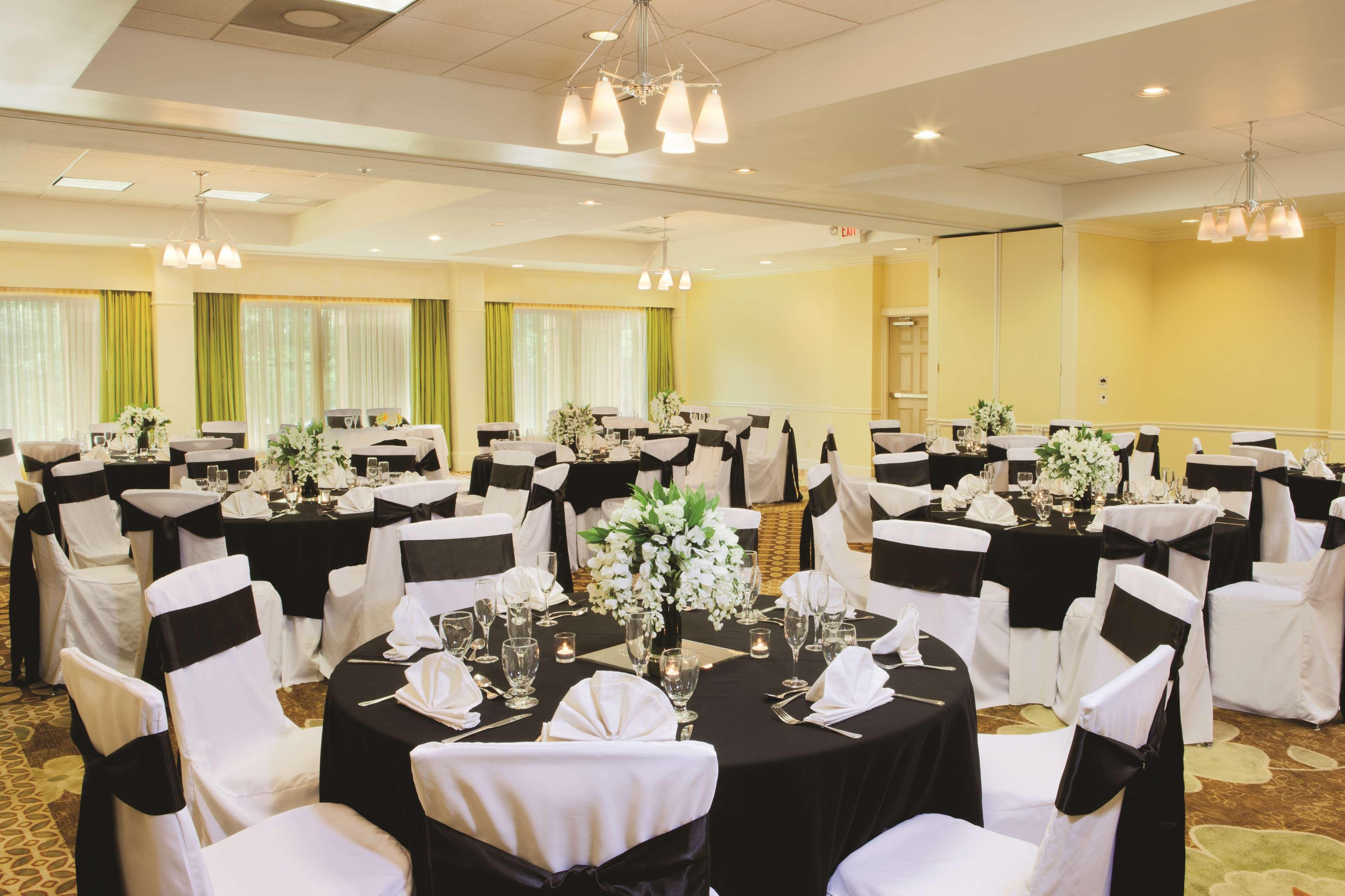 Doubletree Suites By Hilton At The Battery Atlanta Smyrna Eksteriør billede