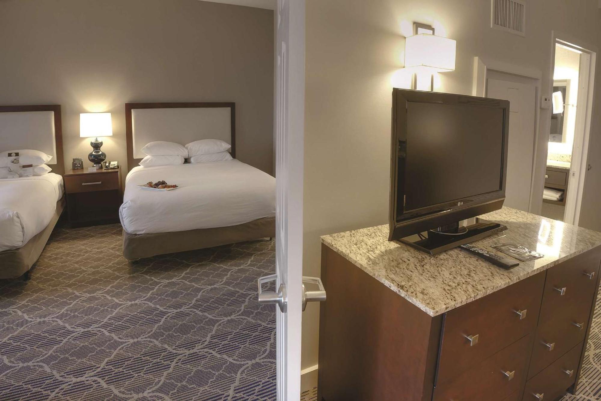 Doubletree Suites By Hilton At The Battery Atlanta Smyrna Eksteriør billede