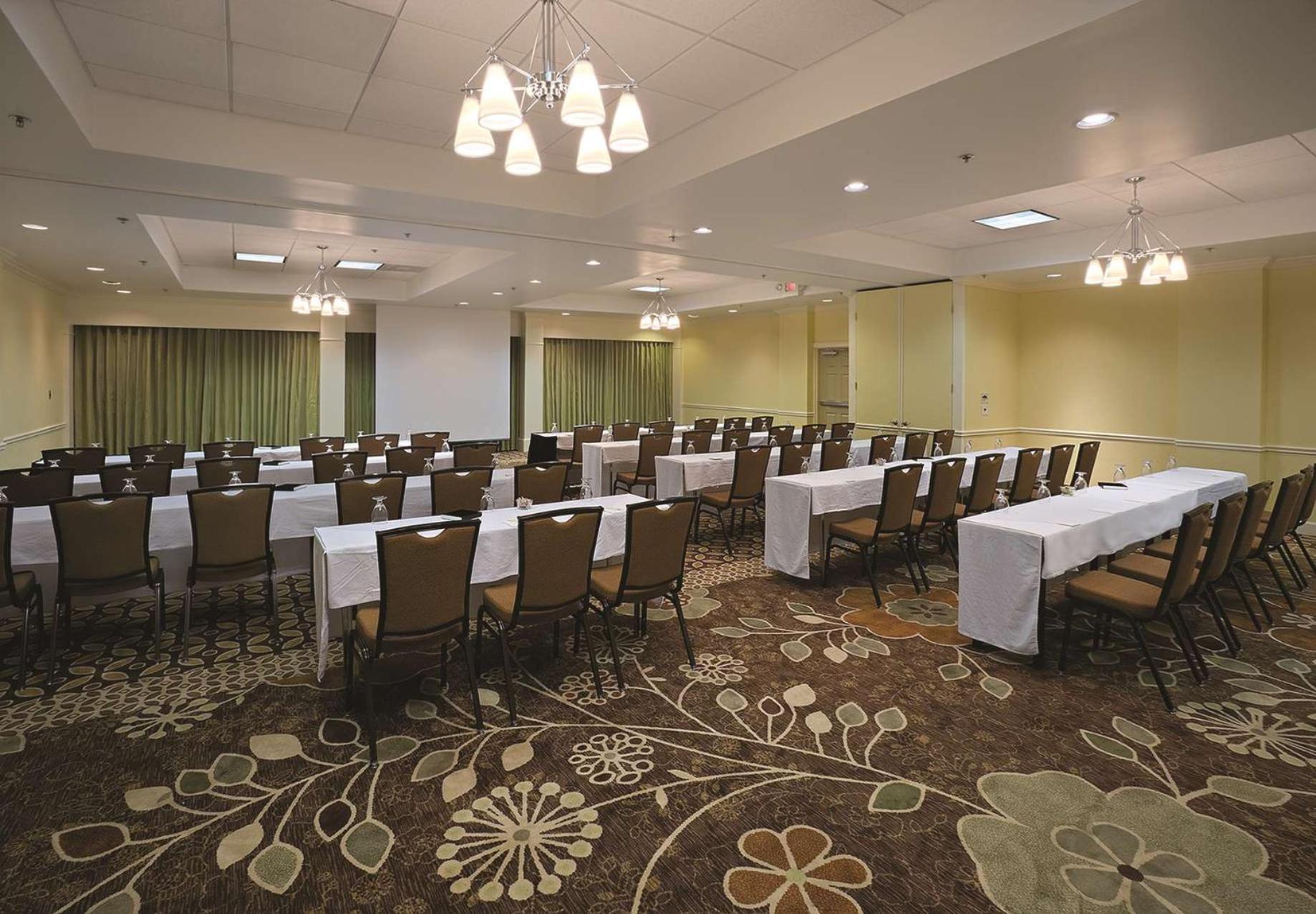 Doubletree Suites By Hilton At The Battery Atlanta Smyrna Eksteriør billede