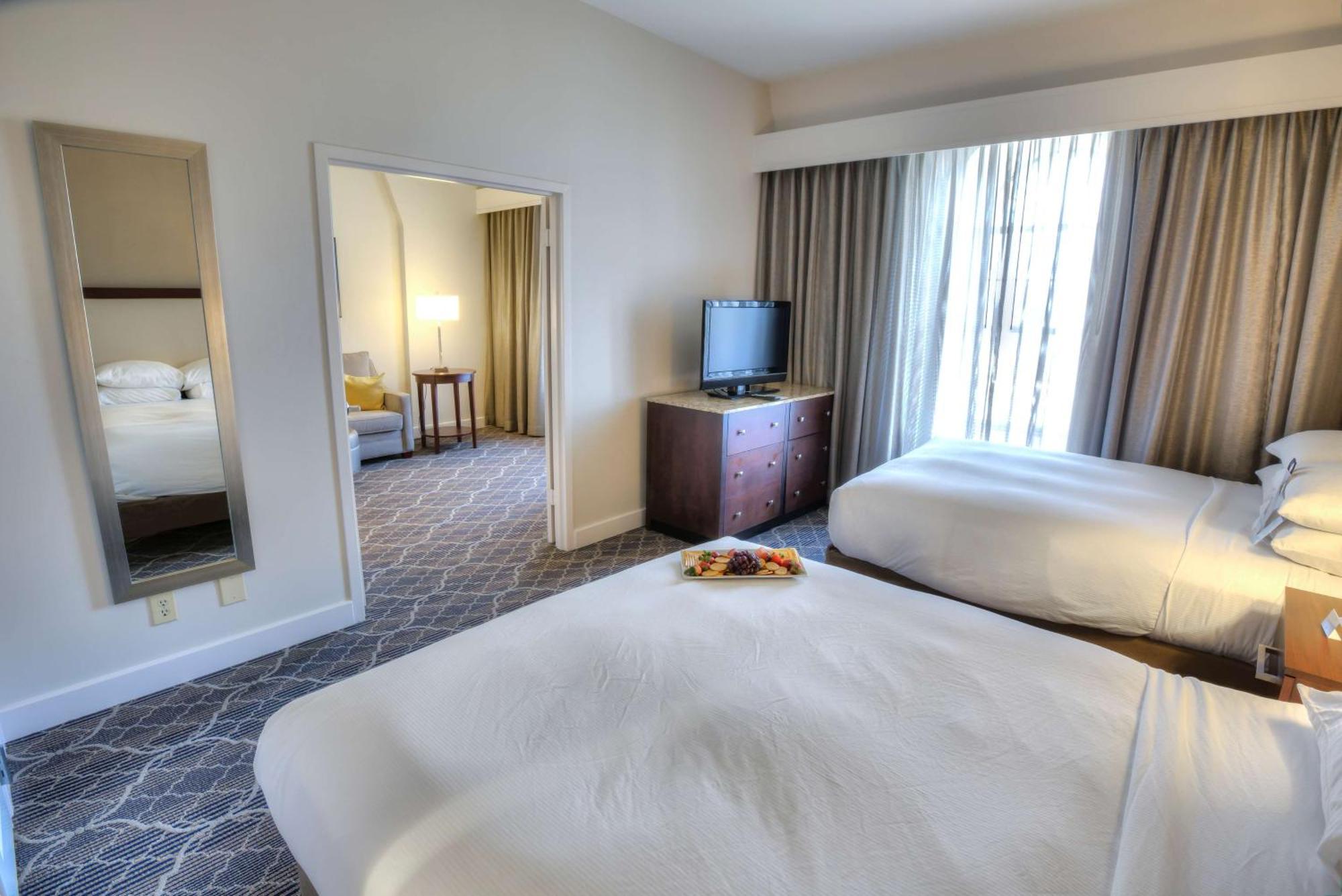 Doubletree Suites By Hilton At The Battery Atlanta Smyrna Eksteriør billede