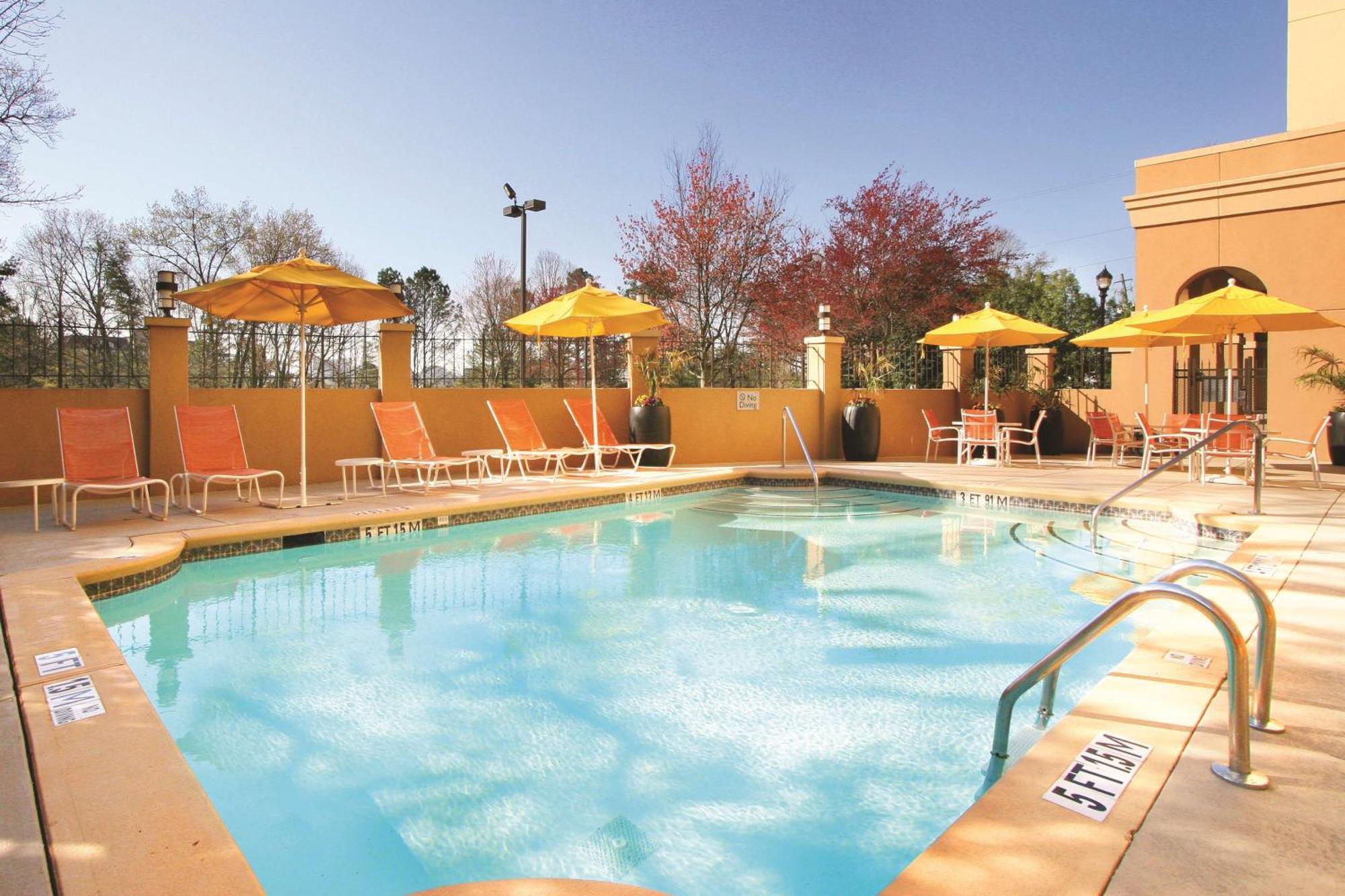 Doubletree Suites By Hilton At The Battery Atlanta Smyrna Eksteriør billede