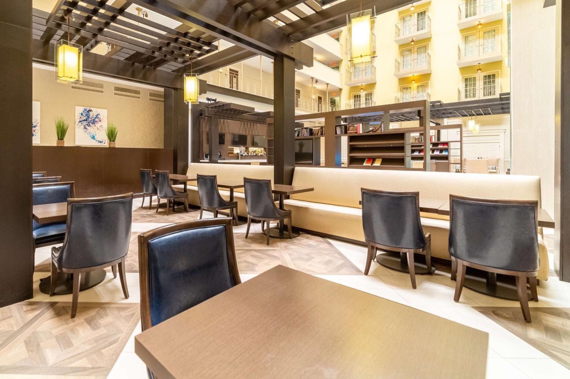 Doubletree Suites By Hilton At The Battery Atlanta Smyrna Eksteriør billede